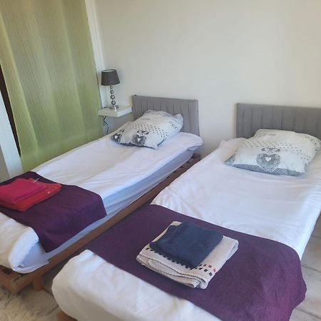 רוניאק Appartement Proche Aeroport Marseille Marignane - Studio Confortable - Logement Ideal - Hebergement Tout Equipe מראה חיצוני תמונה