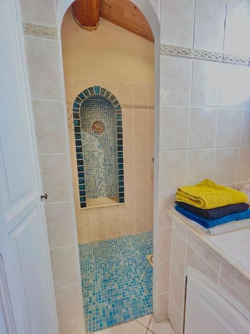 רוניאק Appartement Proche Aeroport Marseille Marignane - Studio Confortable - Logement Ideal - Hebergement Tout Equipe מראה חיצוני תמונה