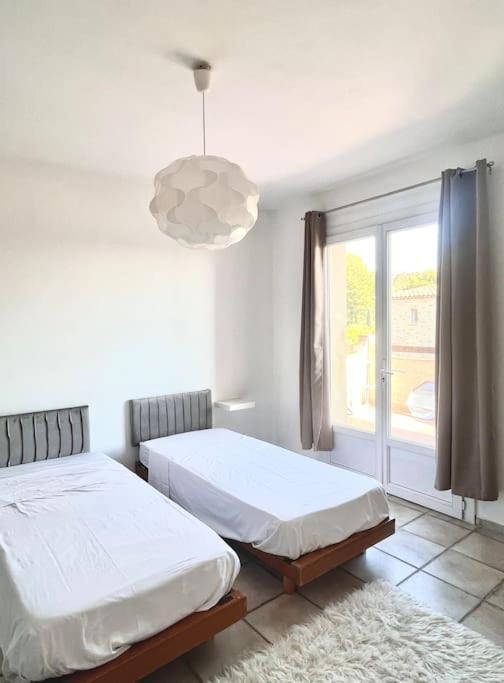 רוניאק Appartement Proche Aeroport Marseille Marignane - Studio Confortable - Logement Ideal - Hebergement Tout Equipe מראה חיצוני תמונה