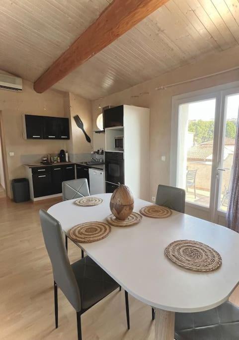 רוניאק Appartement Proche Aeroport Marseille Marignane - Studio Confortable - Logement Ideal - Hebergement Tout Equipe מראה חיצוני תמונה