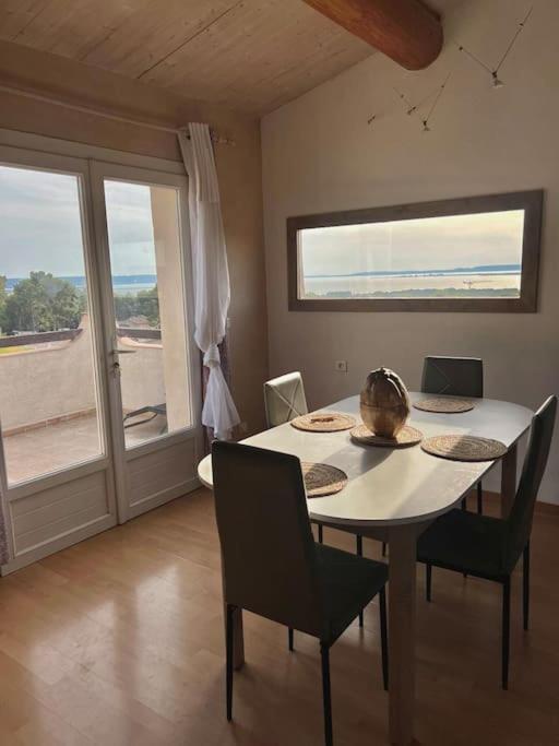 רוניאק Appartement Proche Aeroport Marseille Marignane - Studio Confortable - Logement Ideal - Hebergement Tout Equipe מראה חיצוני תמונה