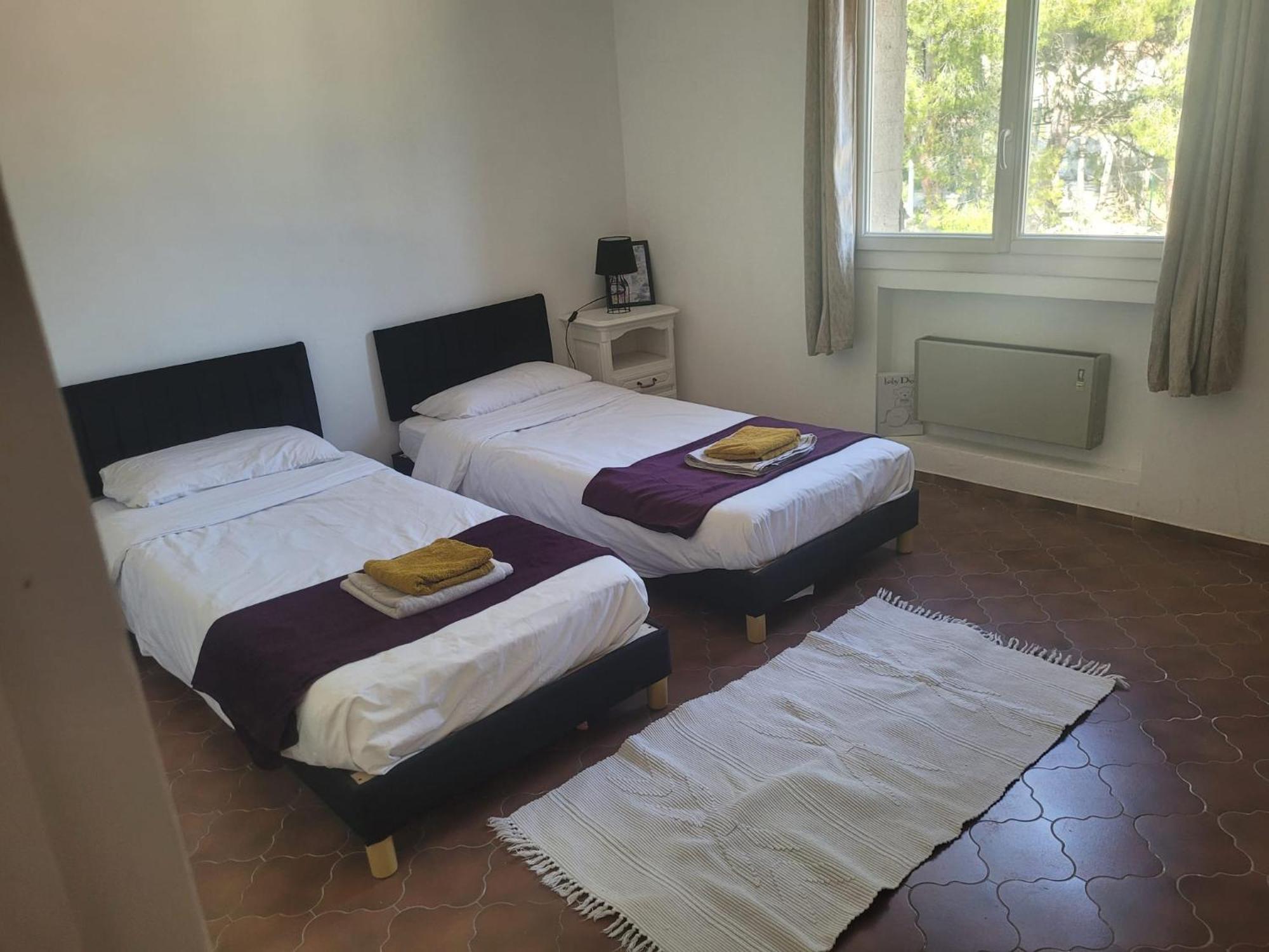 רוניאק Appartement Proche Aeroport Marseille Marignane - Studio Confortable - Logement Ideal - Hebergement Tout Equipe מראה חיצוני תמונה