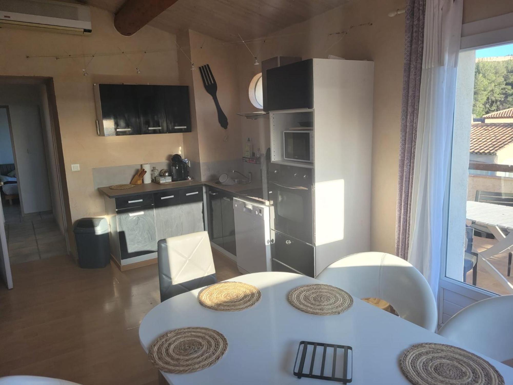 רוניאק Appartement Proche Aeroport Marseille Marignane - Studio Confortable - Logement Ideal - Hebergement Tout Equipe מראה חיצוני תמונה